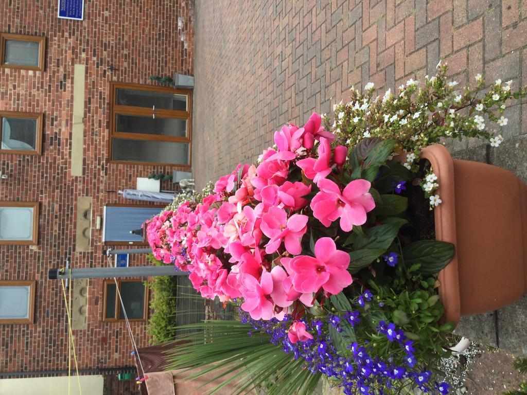 Tower House Executive Guest House Pontefract Buitenkant foto